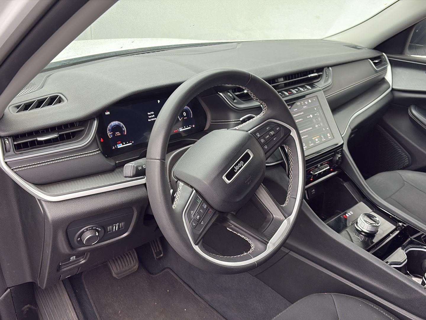 2023 Jeep Grand Cherokee L Laredo