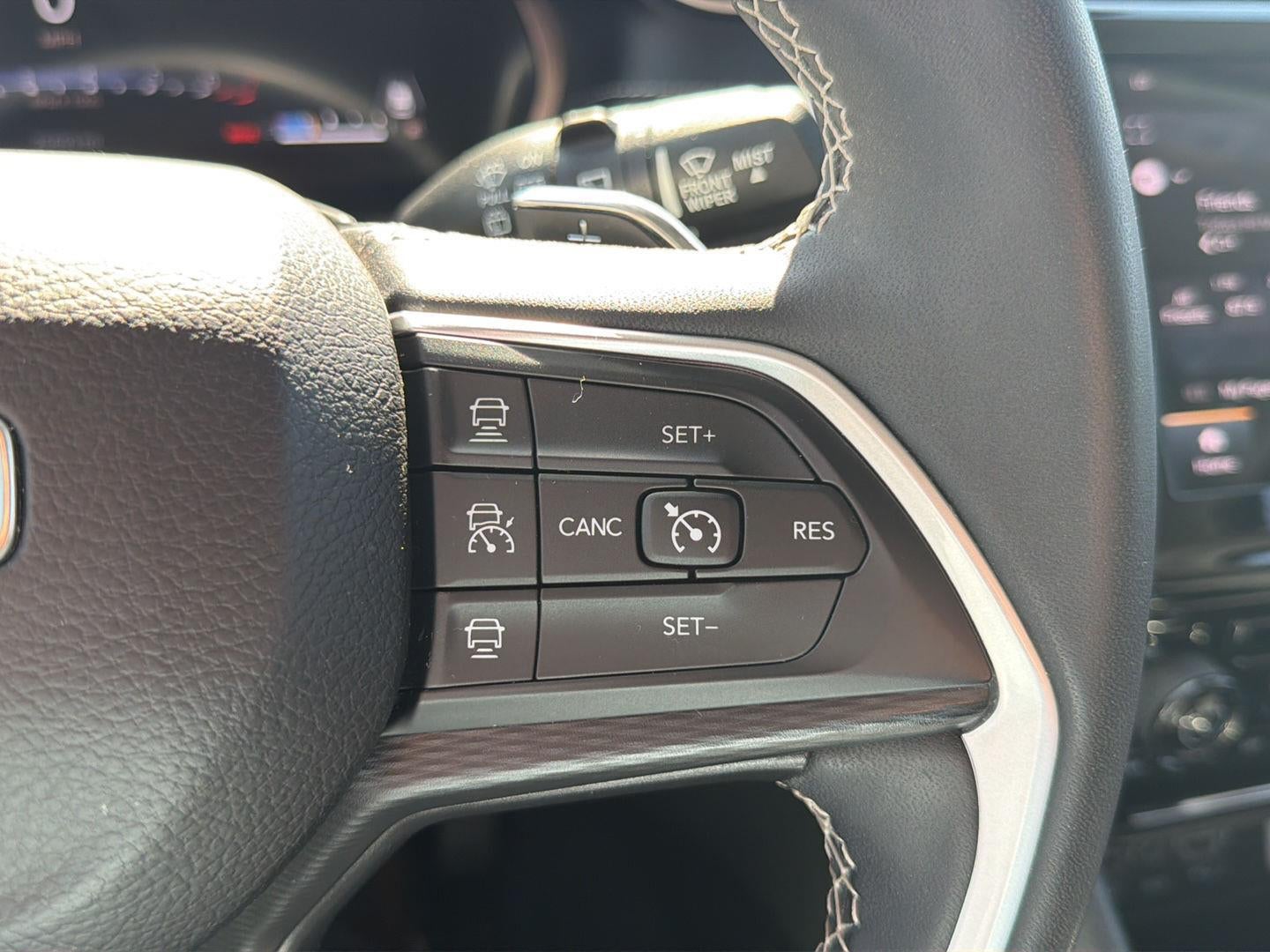 2023 Jeep Grand Cherokee L Laredo