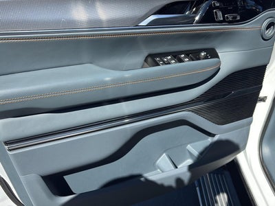 2022 Jeep Grand Wagoneer Series III