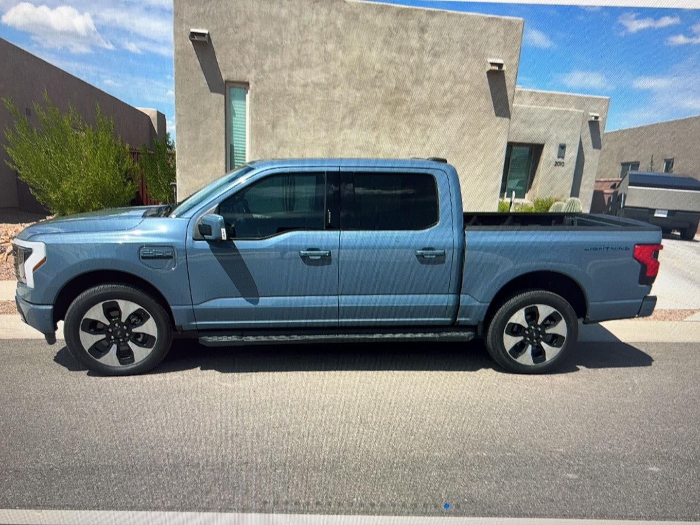 2023 Ford F-150 Lightning Platinum