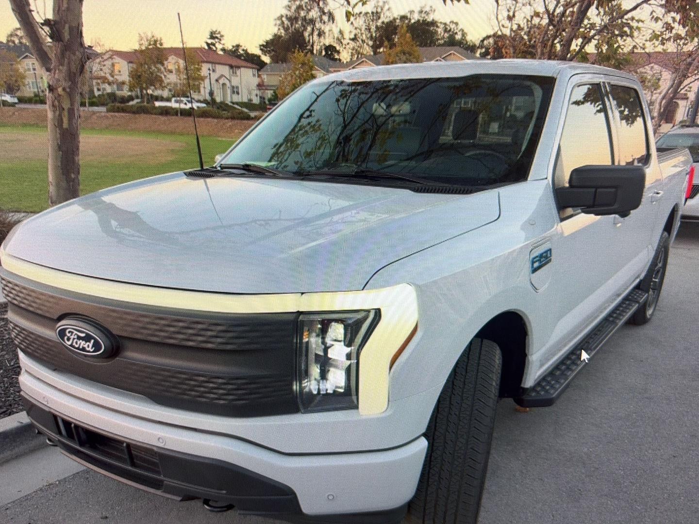 2025 Ford F-150 Lightning Flash