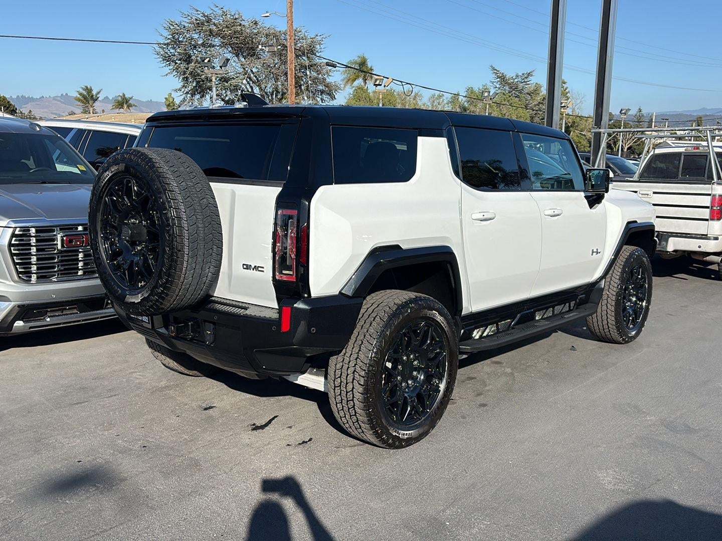 2024 GMC HUMMER EV SUV 2X