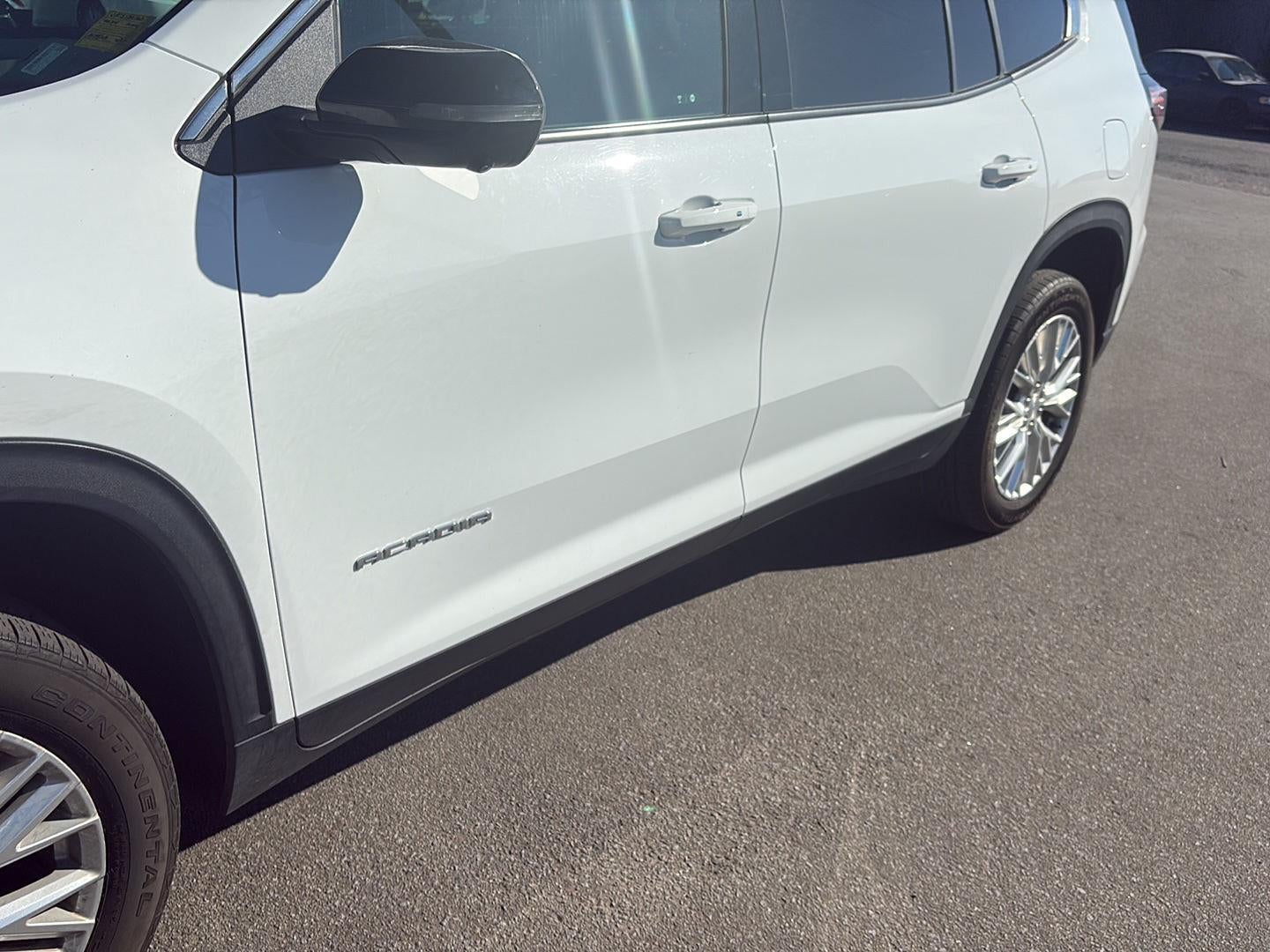 2024 GMC Acadia Elevation