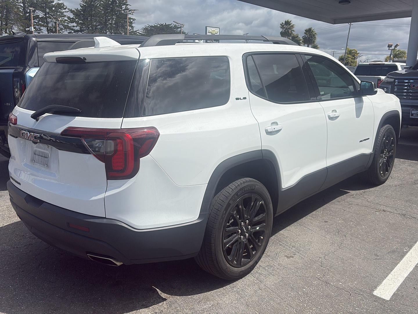 2023 GMC Acadia SLE