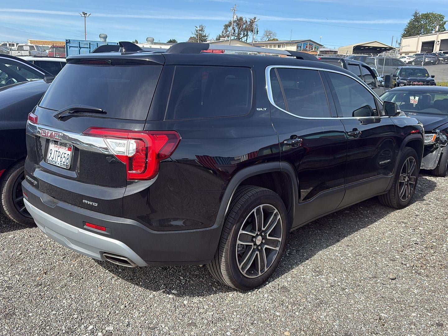 2023 GMC Acadia SLT