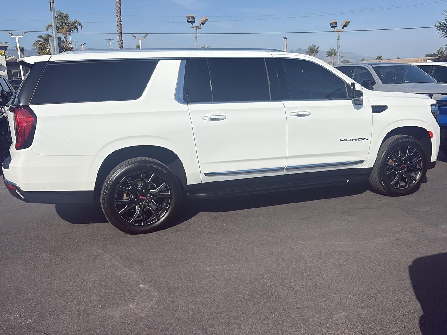 2023 GMC Yukon XL SLT