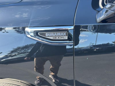 2023 GMC Yukon XL SLE