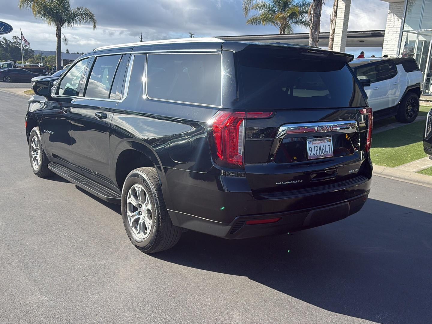 2023 GMC Yukon XL SLE