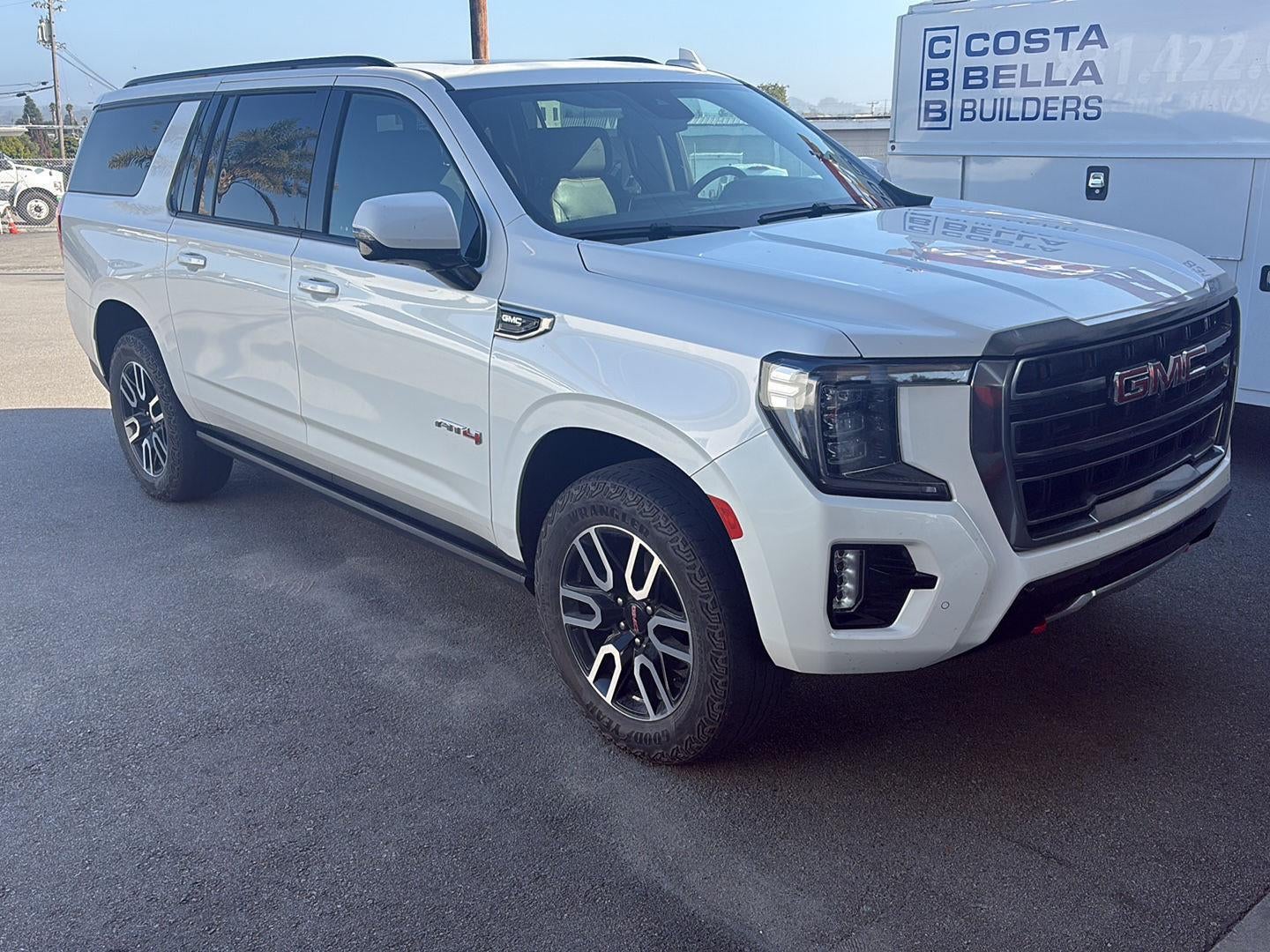 2023 GMC Yukon XL AT4