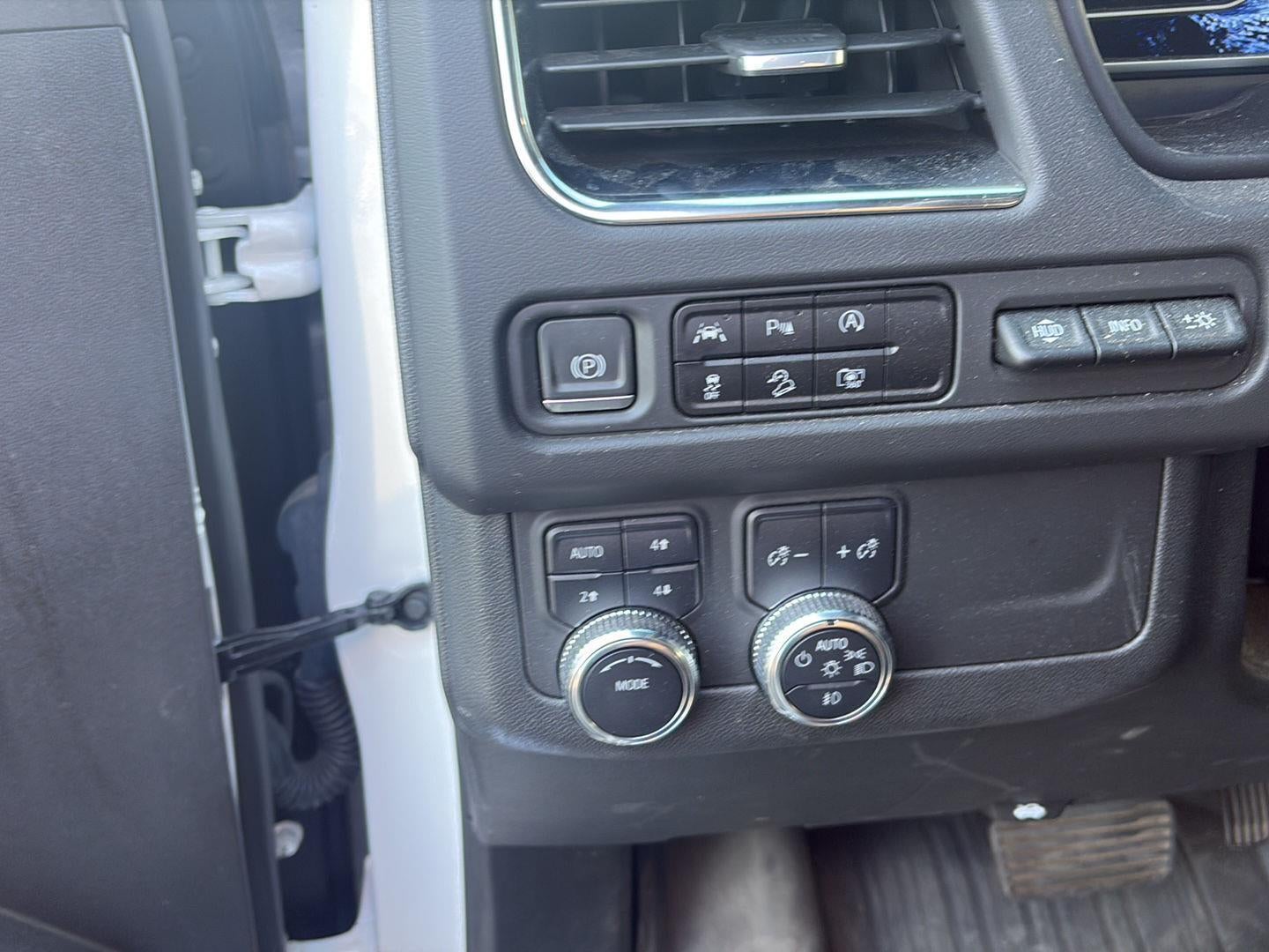 2023 GMC Yukon XL AT4