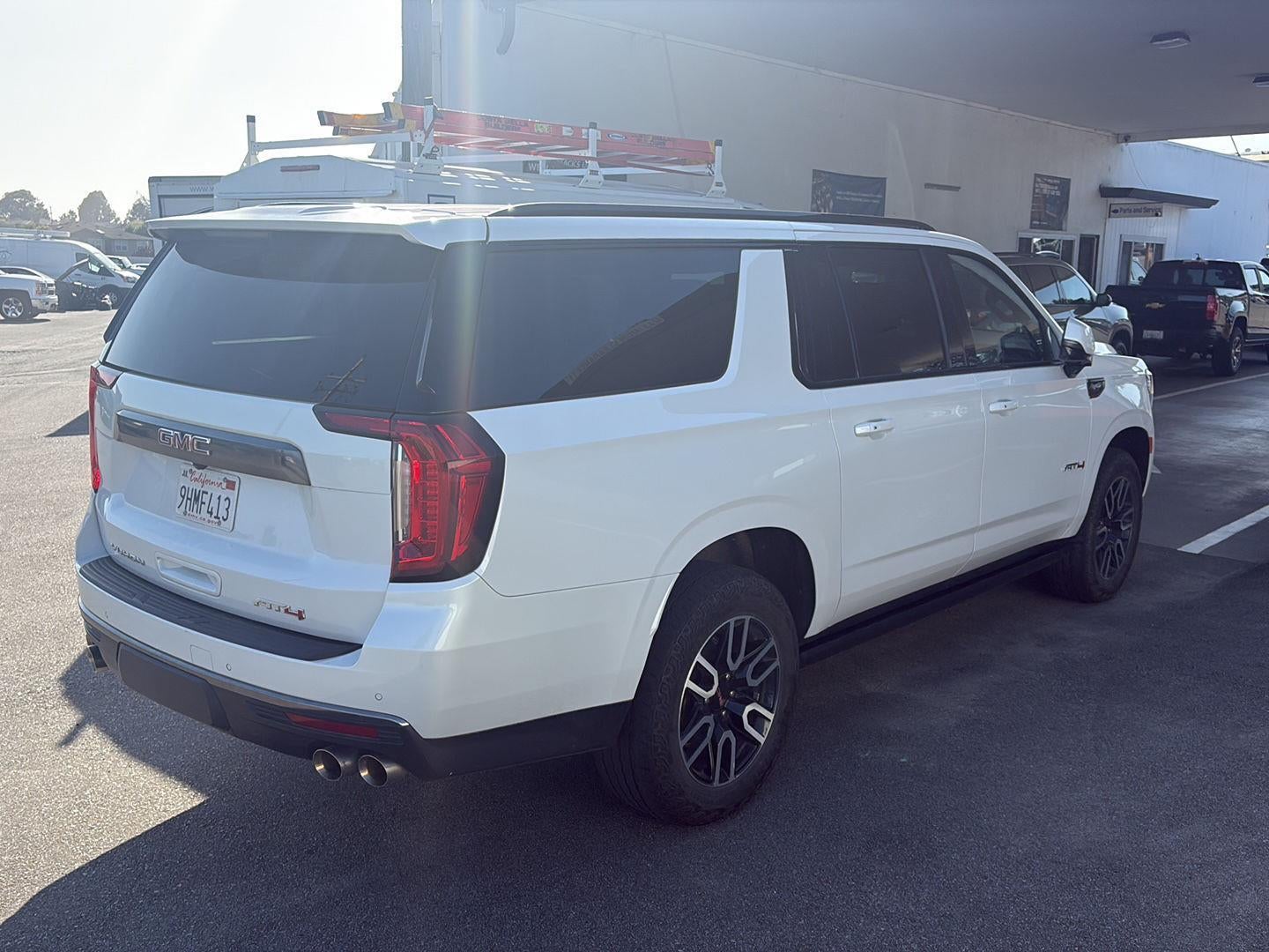 2023 GMC Yukon XL AT4