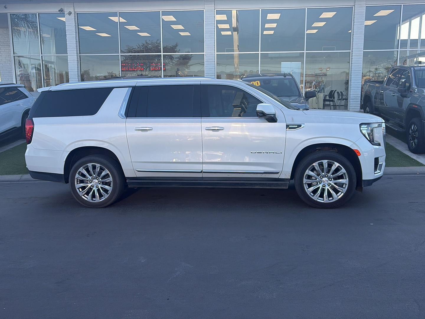 2023 GMC Yukon XL Denali