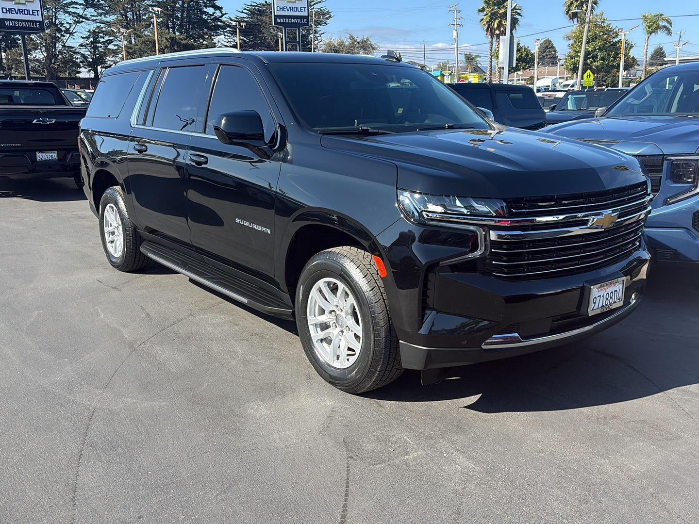 2023 Chevrolet Suburban LT