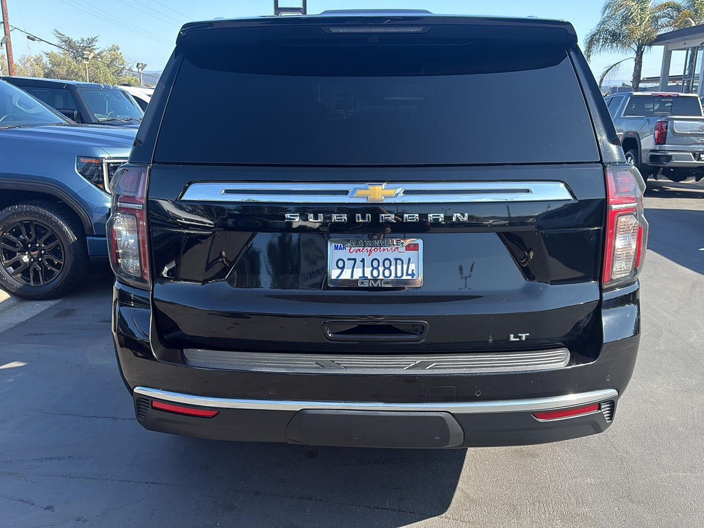 2023 Chevrolet Suburban LT