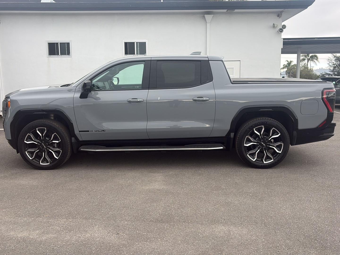 2024 GMC Sierra EV Denali Edition 1
