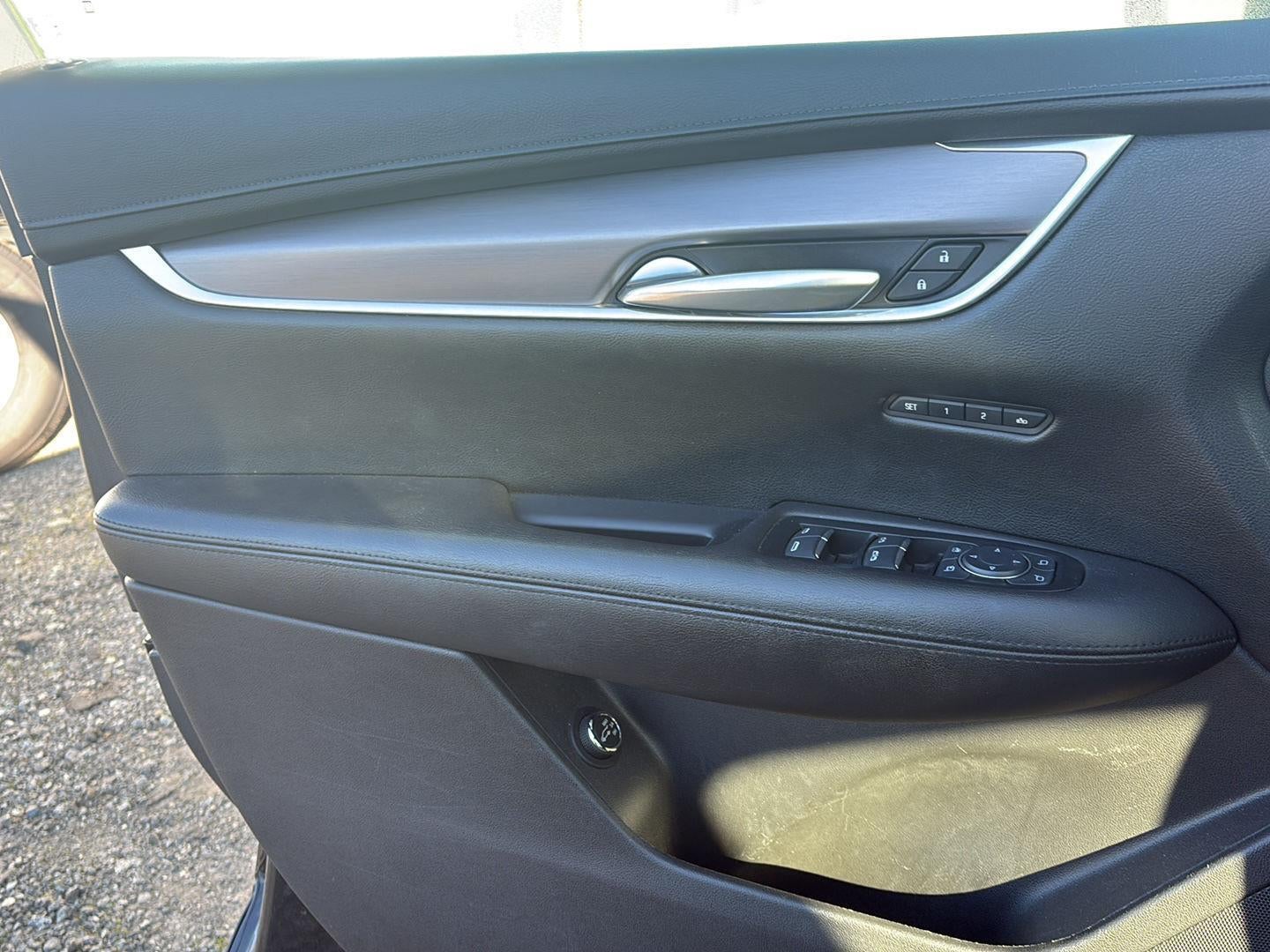 2017 Cadillac XT5 Luxury FWD