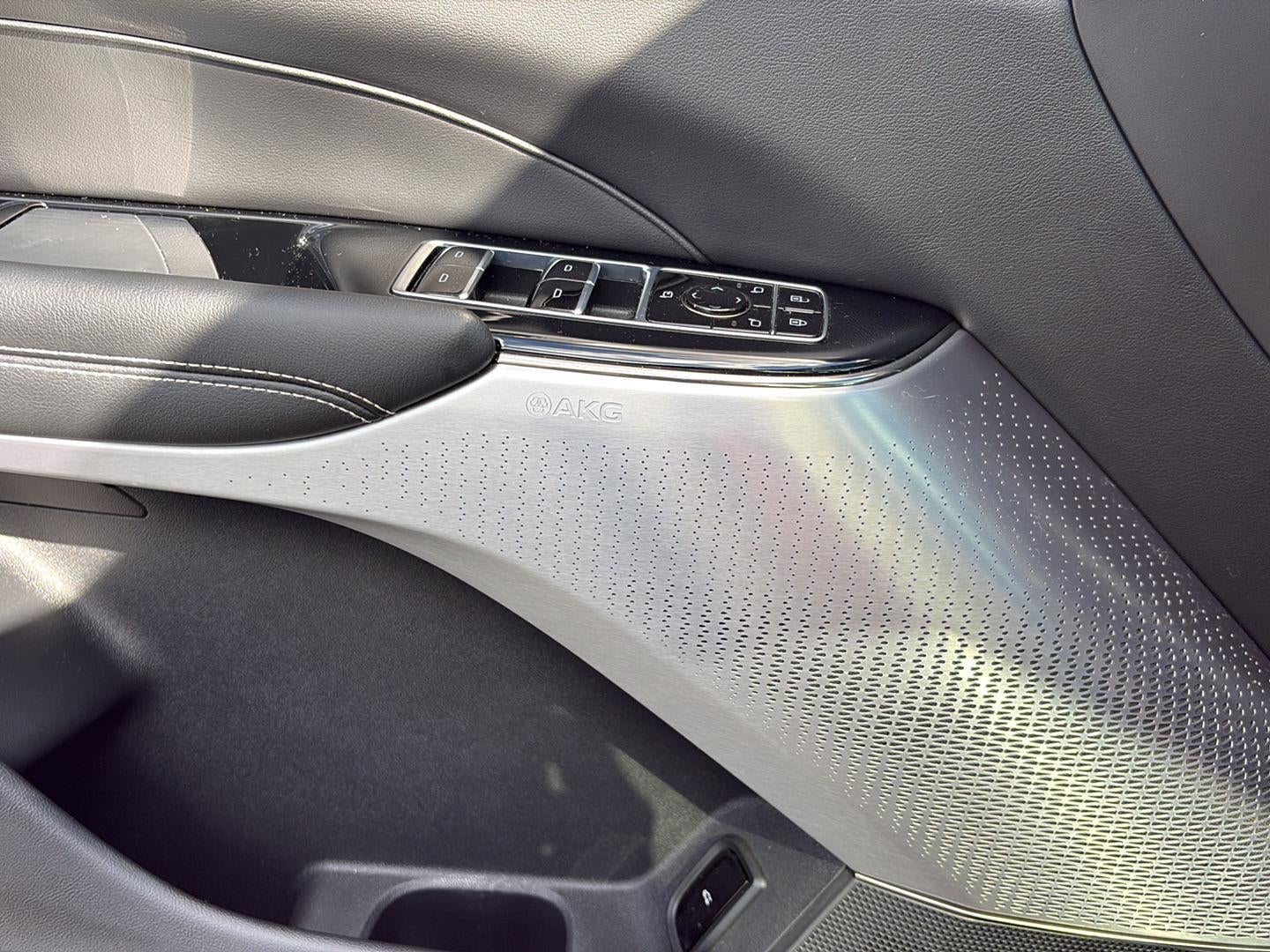 2023 Cadillac LYRIQ Luxury