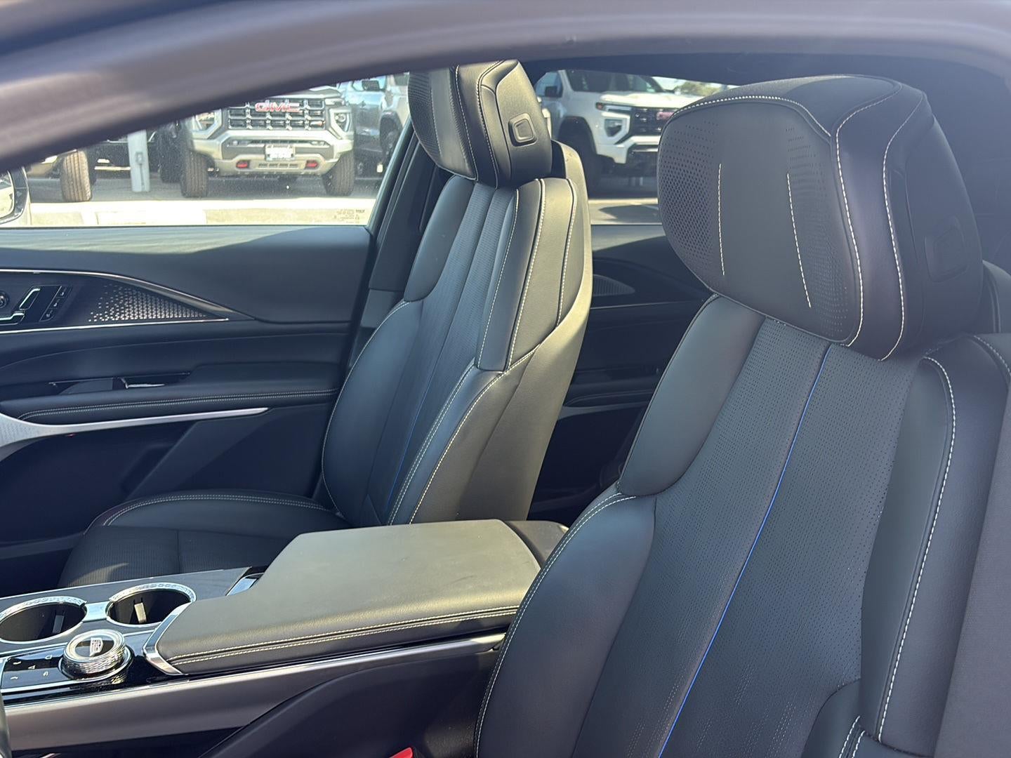 2023 Cadillac LYRIQ Luxury