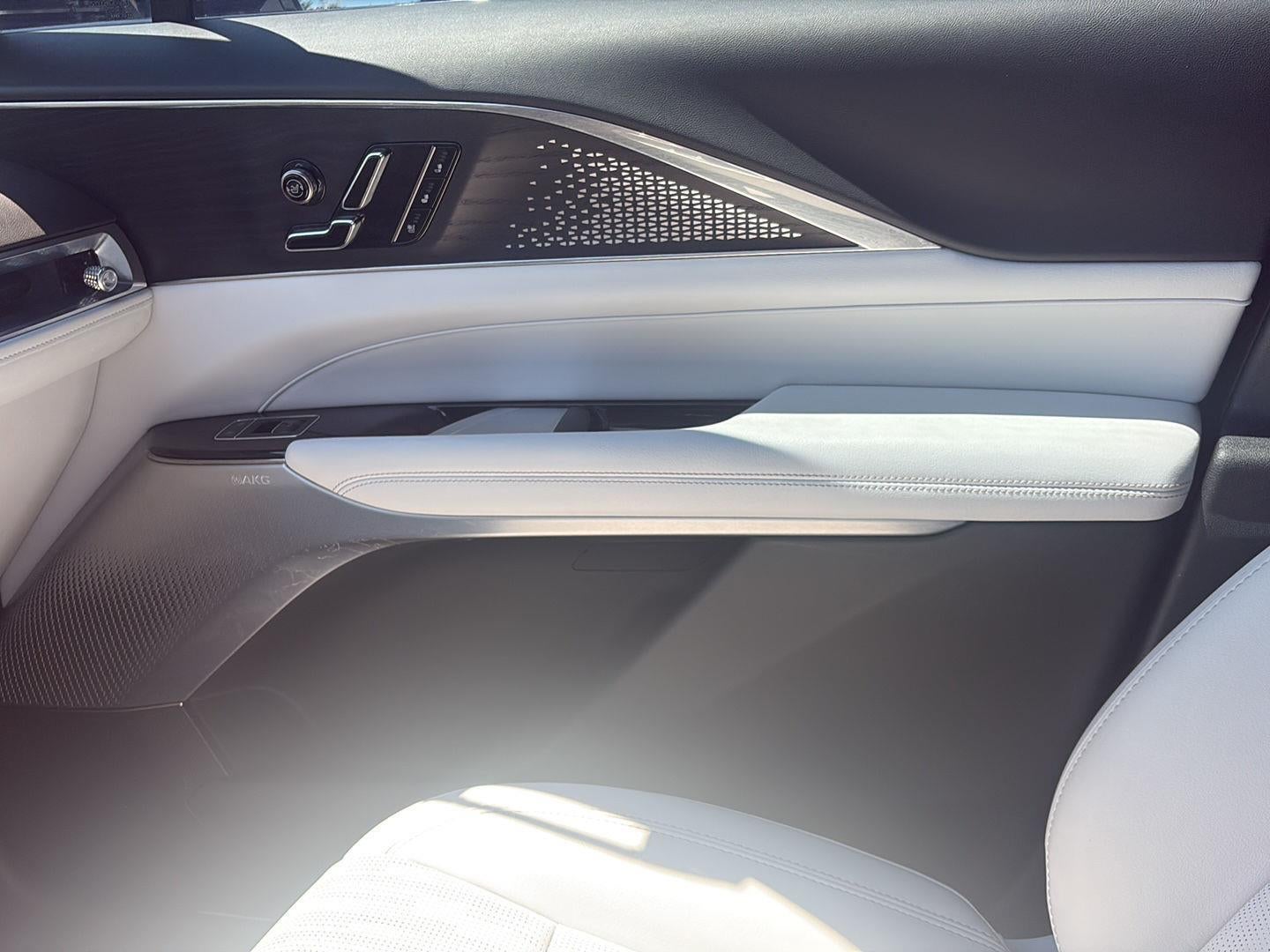 2023 Cadillac LYRIQ Luxury