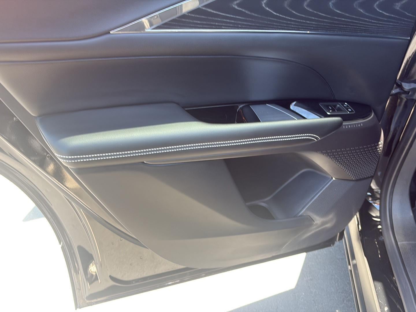 2024 Cadillac LYRIQ Luxury 1