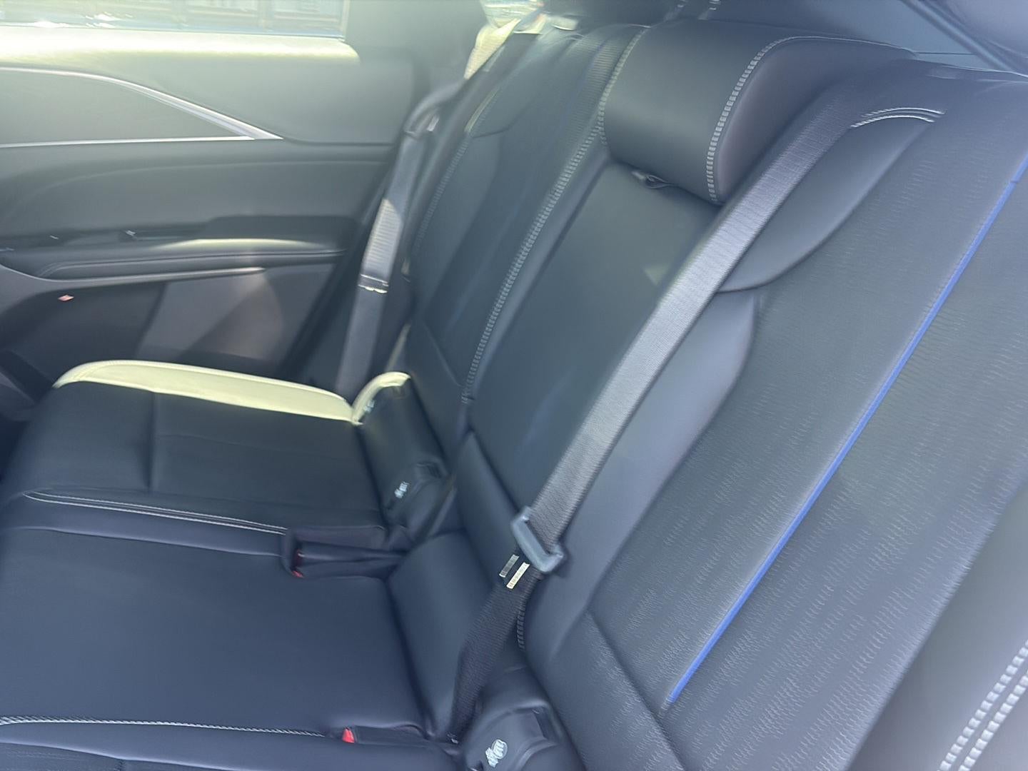 2024 Cadillac LYRIQ Luxury 1