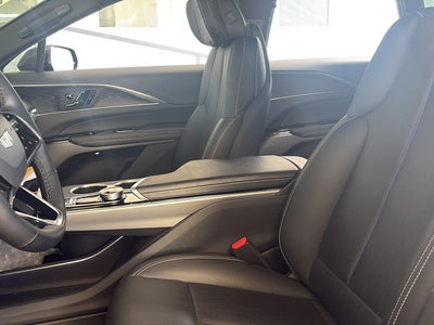 2024 Cadillac LYRIQ Luxury 1