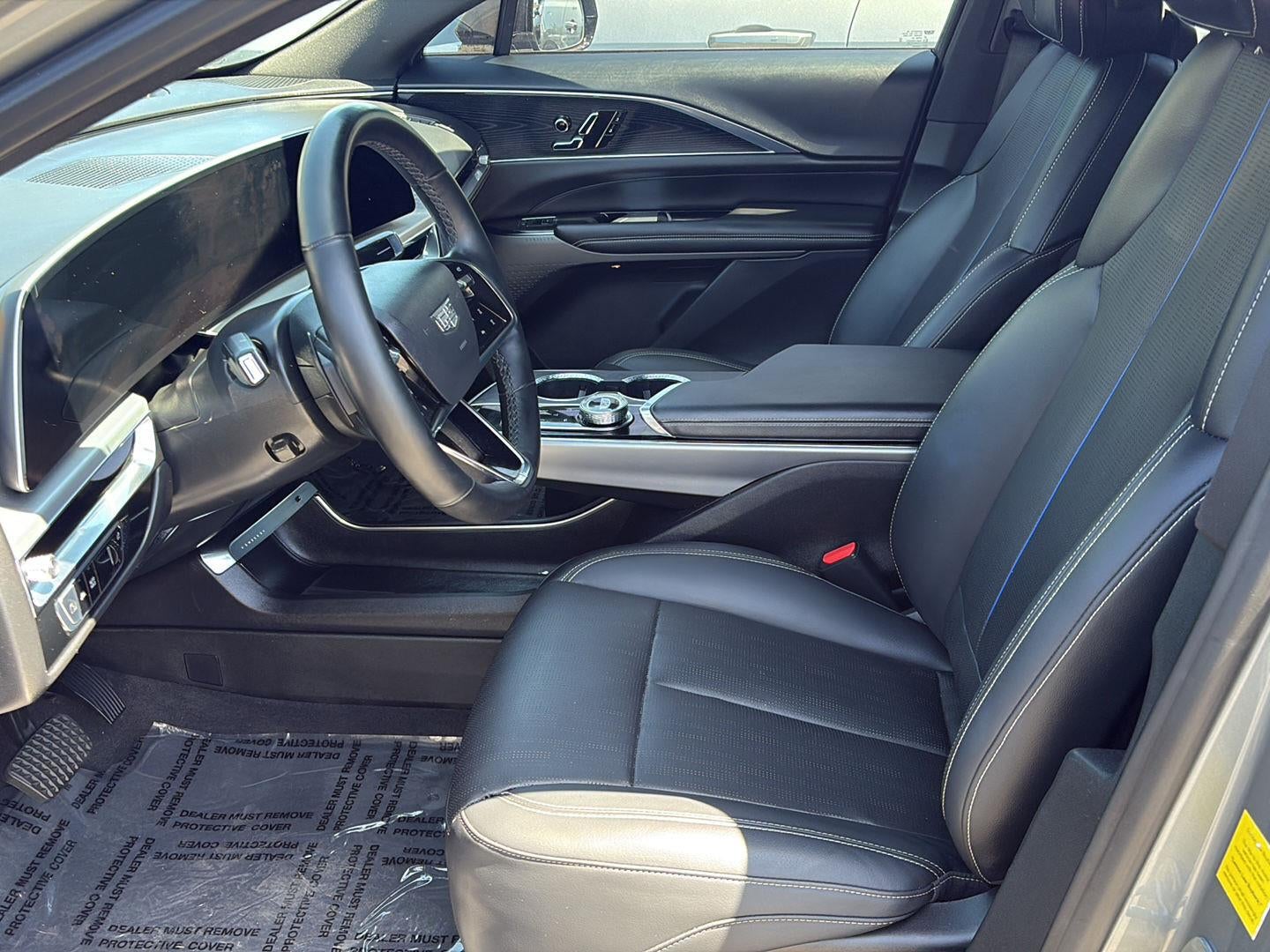 2024 Cadillac LYRIQ Luxury 1