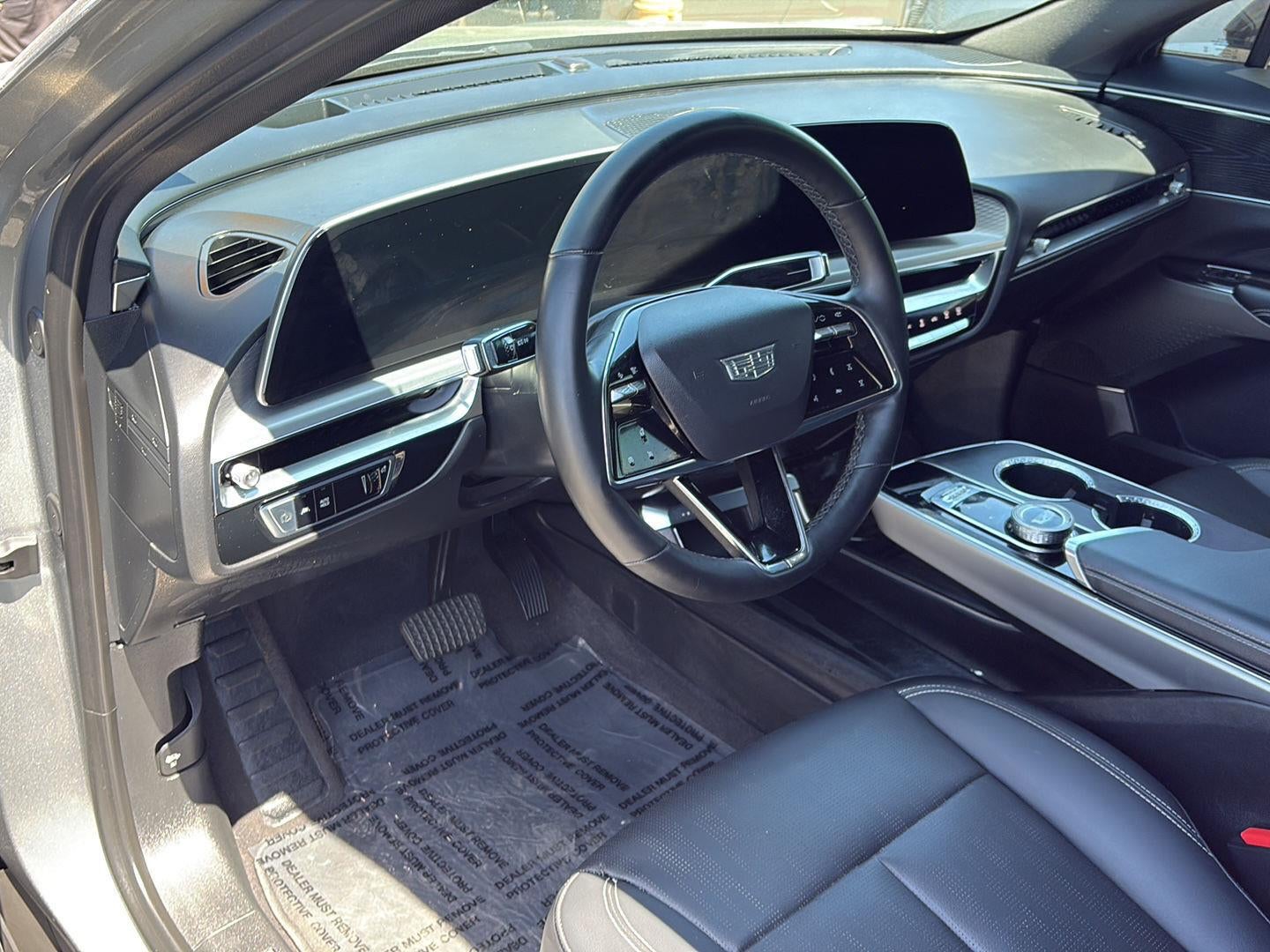 2024 Cadillac LYRIQ Luxury 1