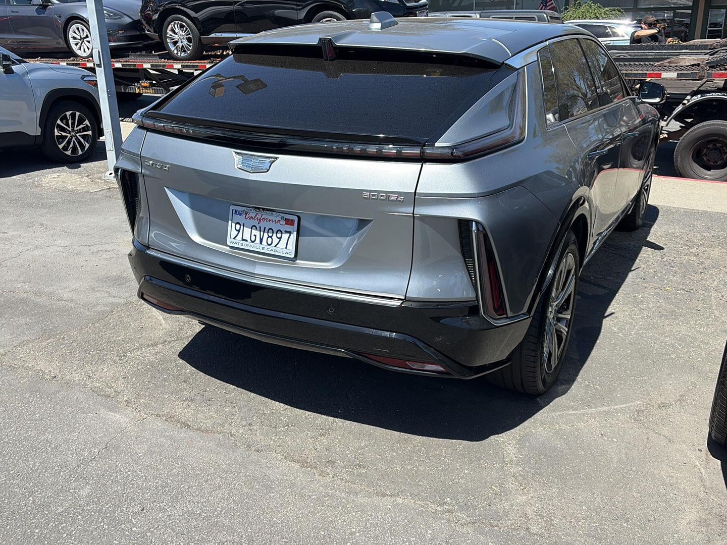 2024 Cadillac LYRIQ Luxury 1