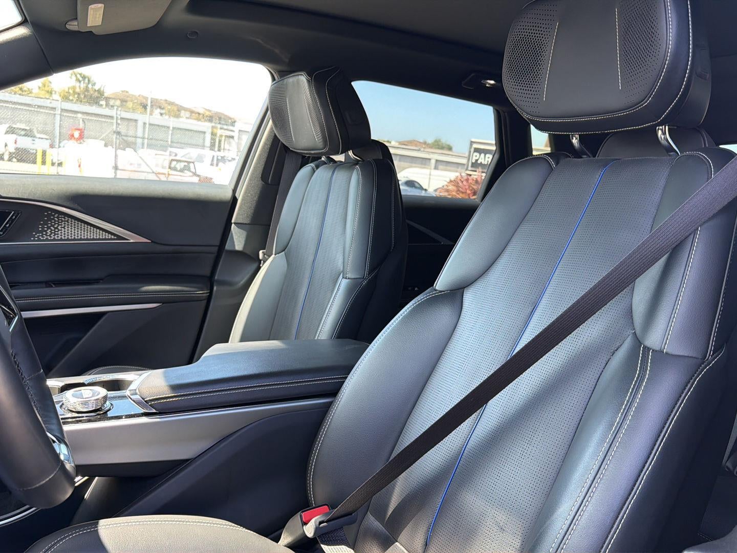 2023 Cadillac LYRIQ AWD Luxury