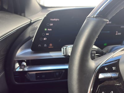 2024 Cadillac LYRIQ Luxury 2