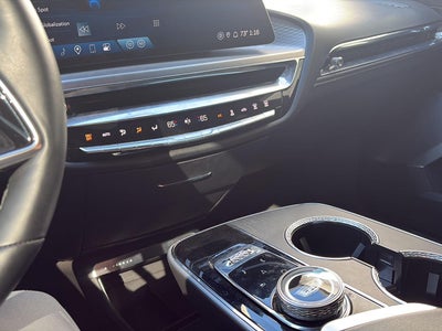 2024 Cadillac LYRIQ Luxury 2