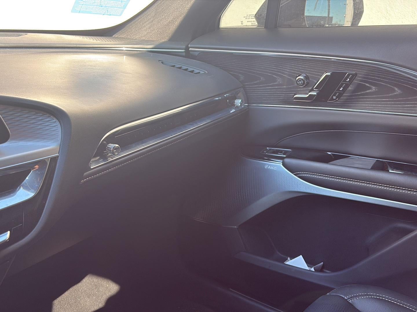 2024 Cadillac LYRIQ Luxury 2