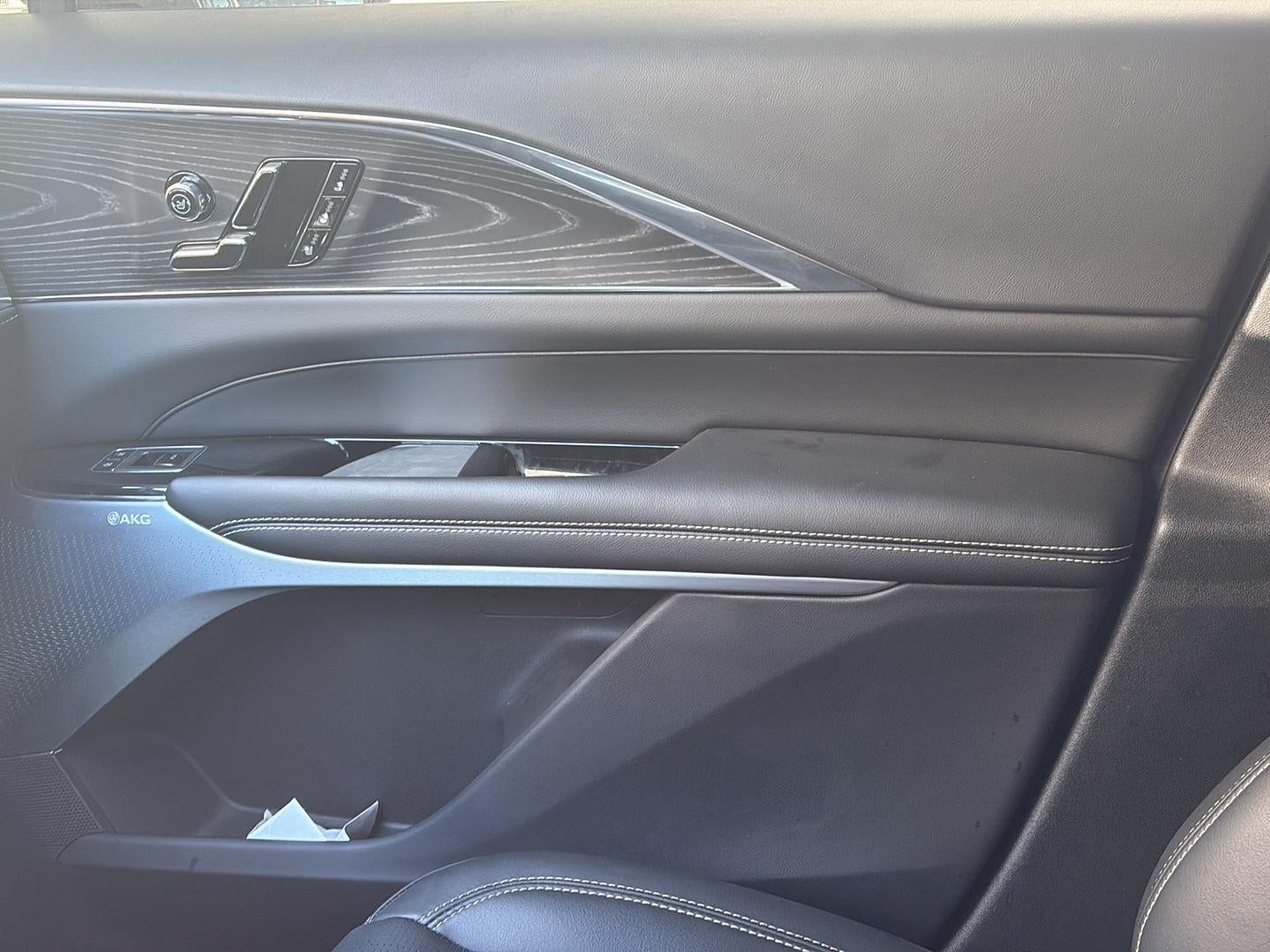 2024 Cadillac LYRIQ Luxury 2