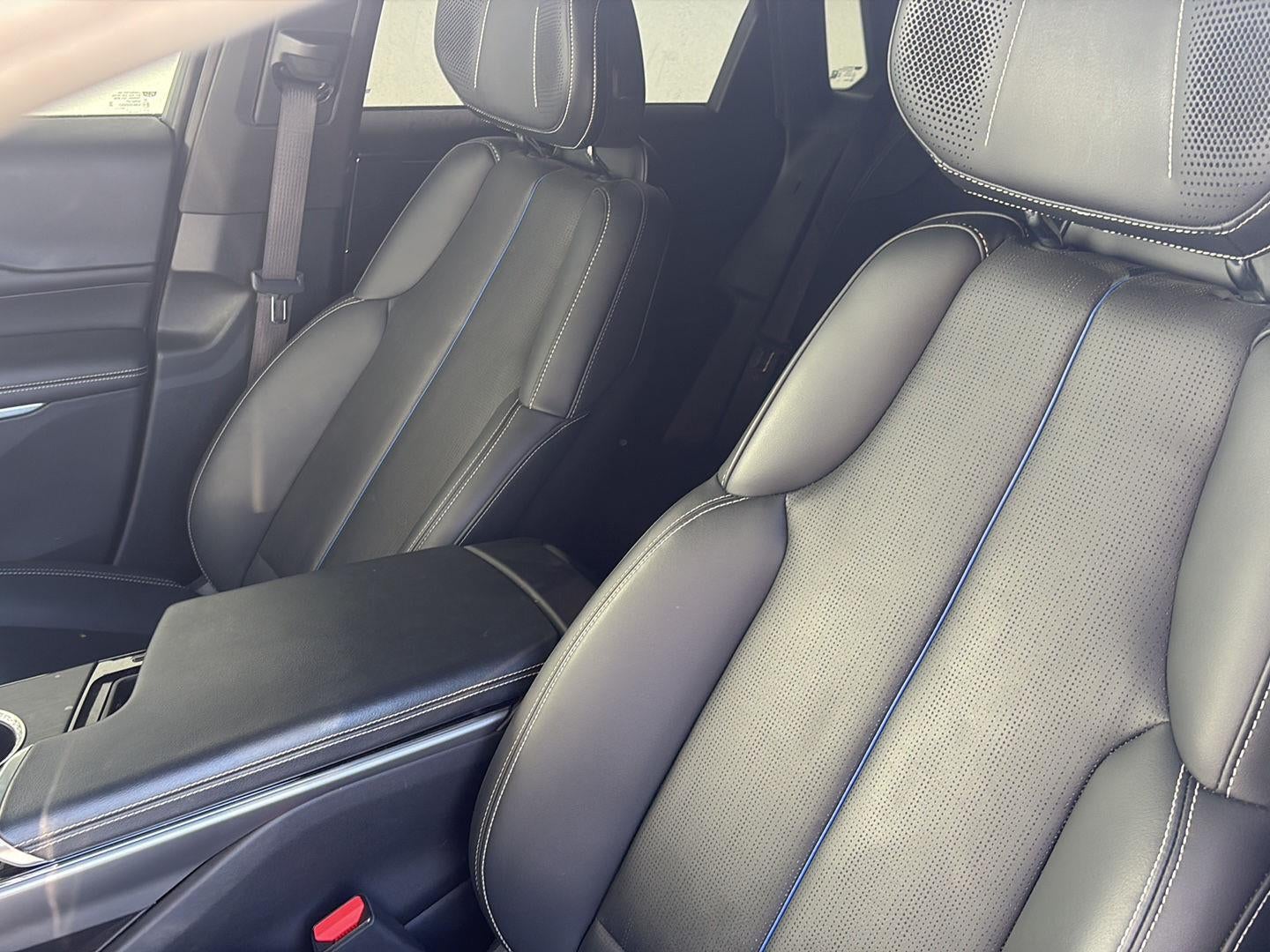 2024 Cadillac LYRIQ Luxury 2