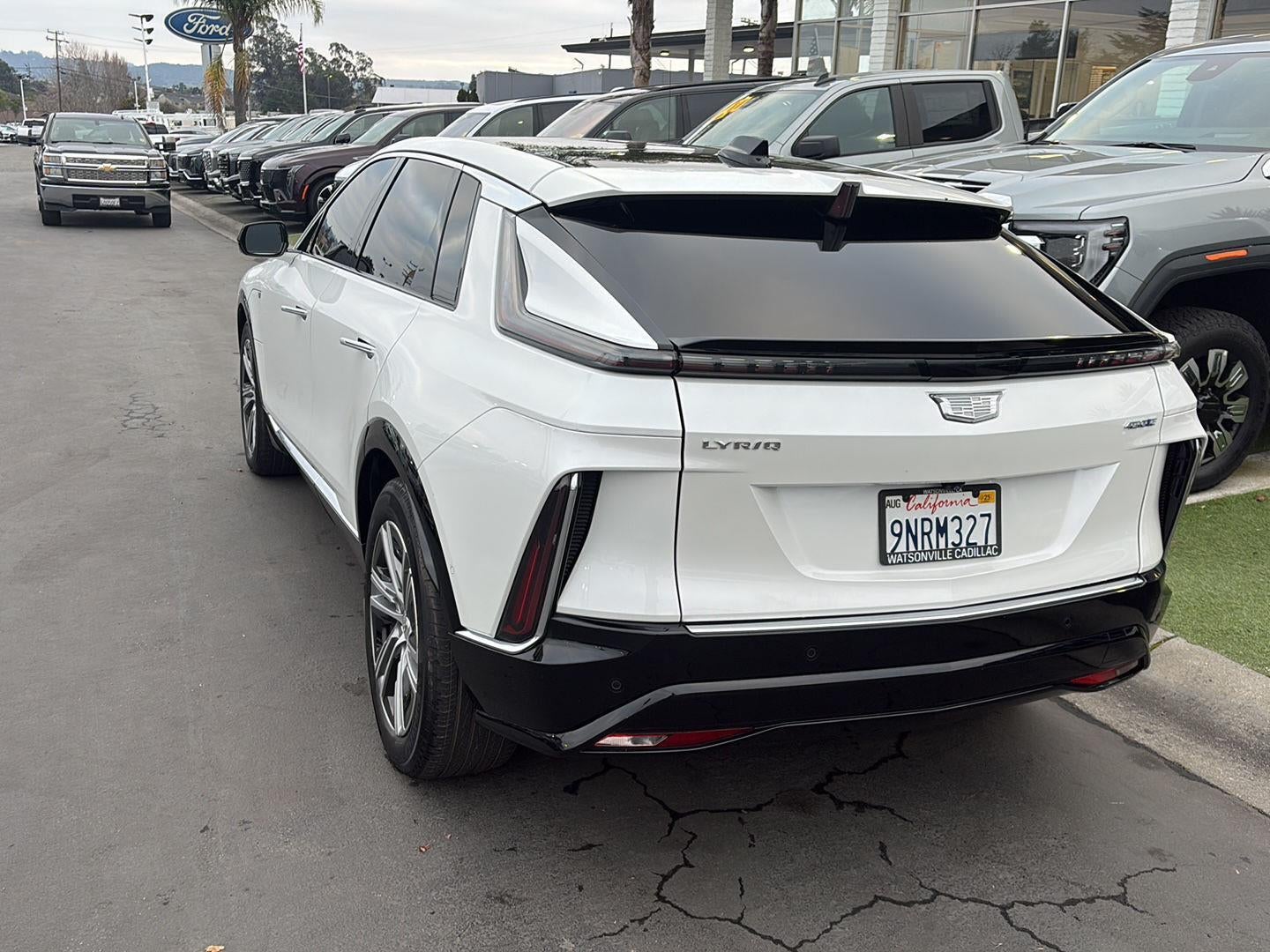 2024 Cadillac LYRIQ Luxury 2