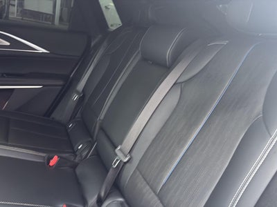 2024 Cadillac LYRIQ Luxury 2