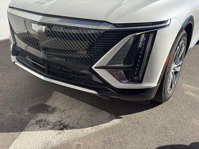 2024 Cadillac LYRIQ Luxury 2