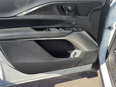 2024 Cadillac LYRIQ Luxury 2