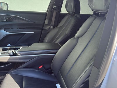 2024 Cadillac LYRIQ Luxury 2