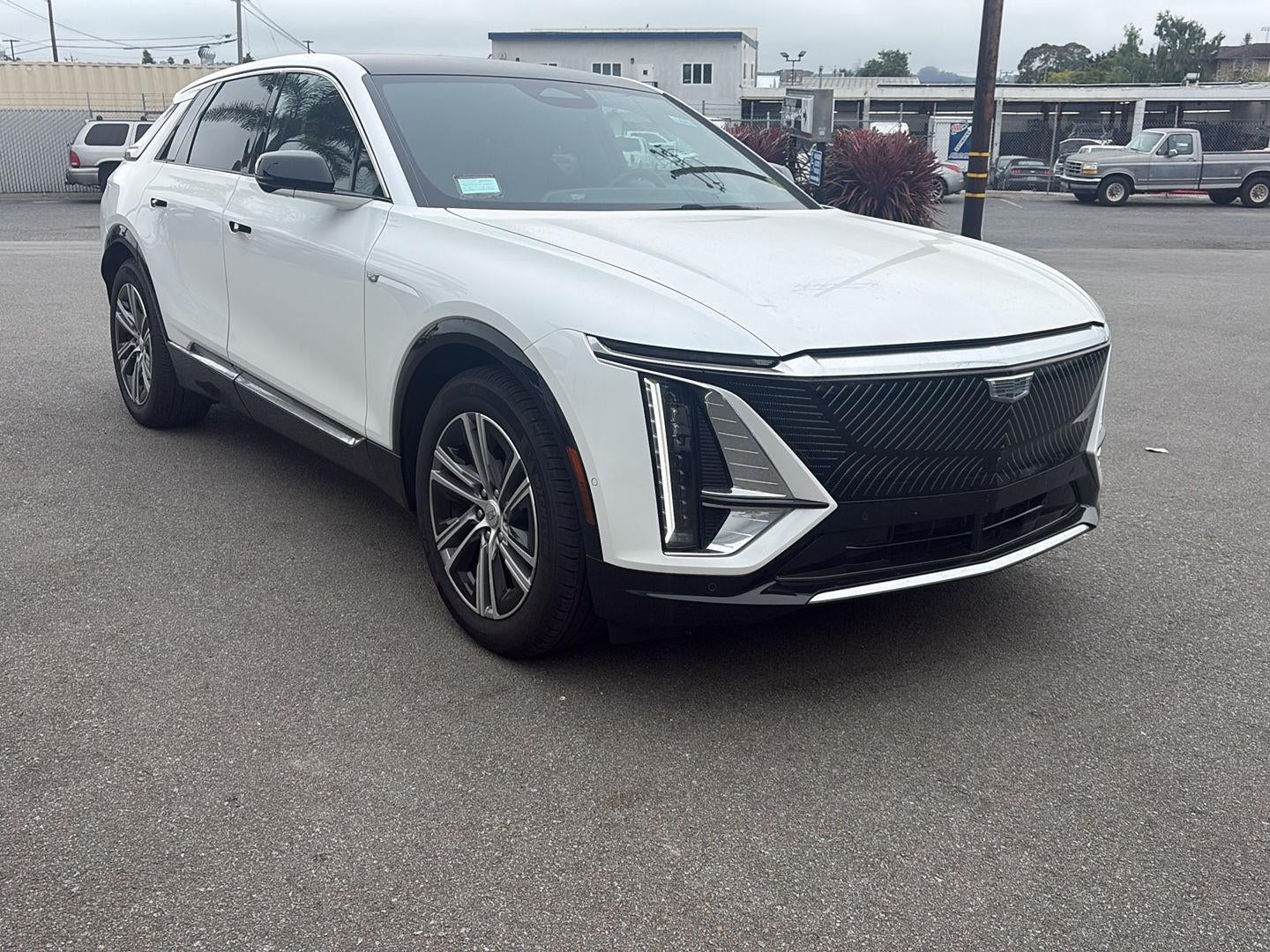 2024 Cadillac LYRIQ Luxury 2