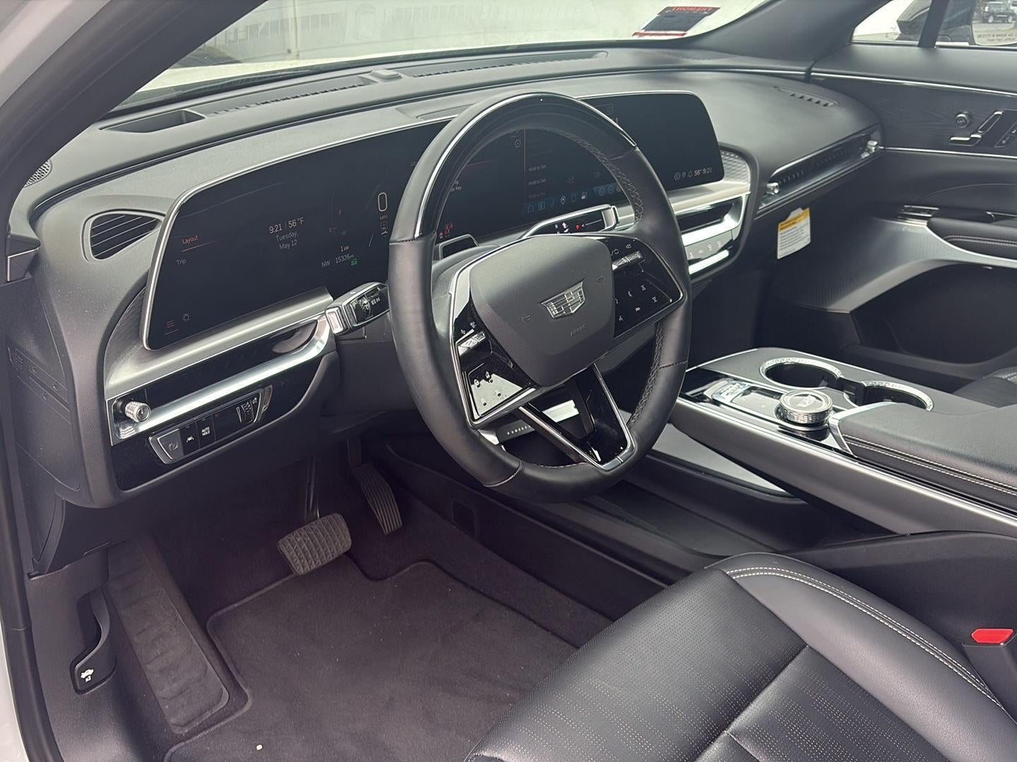 2024 Cadillac LYRIQ Luxury 2