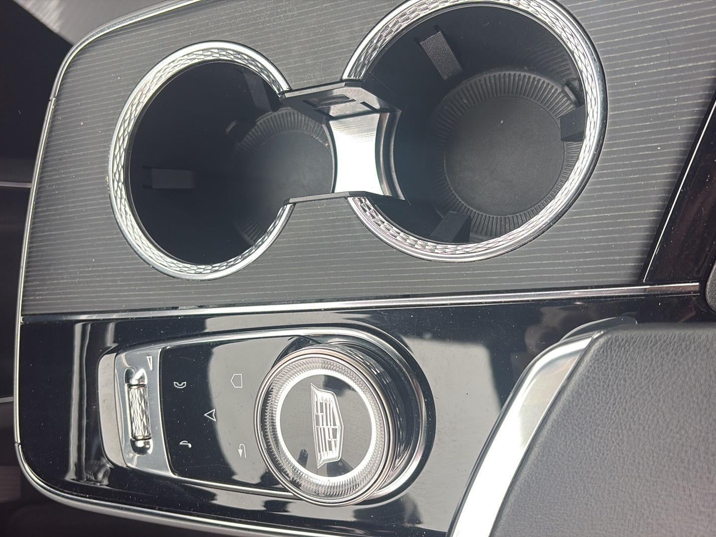 2024 Cadillac LYRIQ Luxury 2
