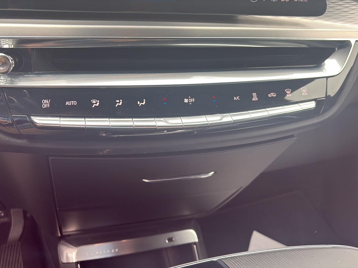 2024 Cadillac LYRIQ Luxury 2