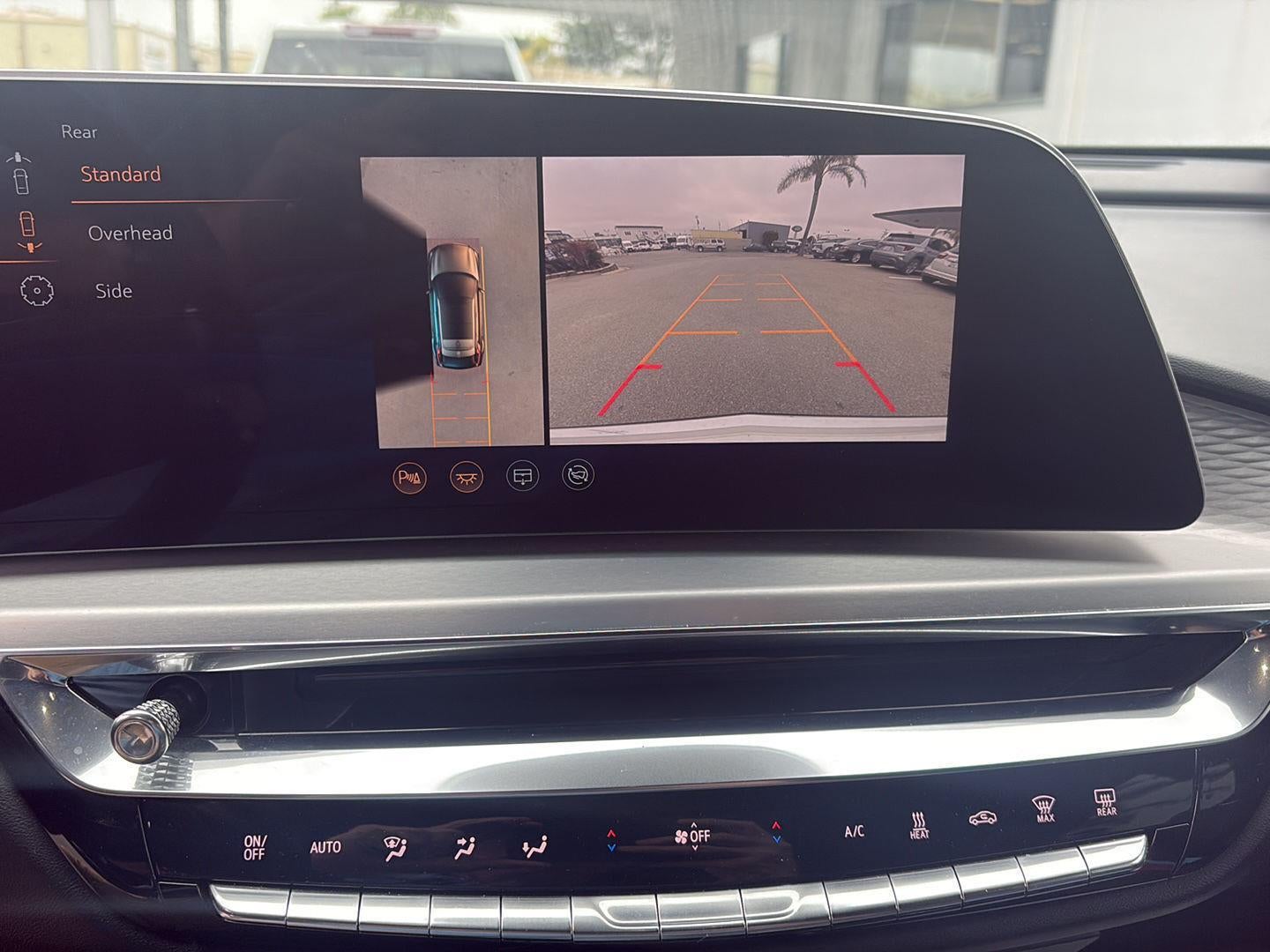 2024 Cadillac LYRIQ Luxury 2