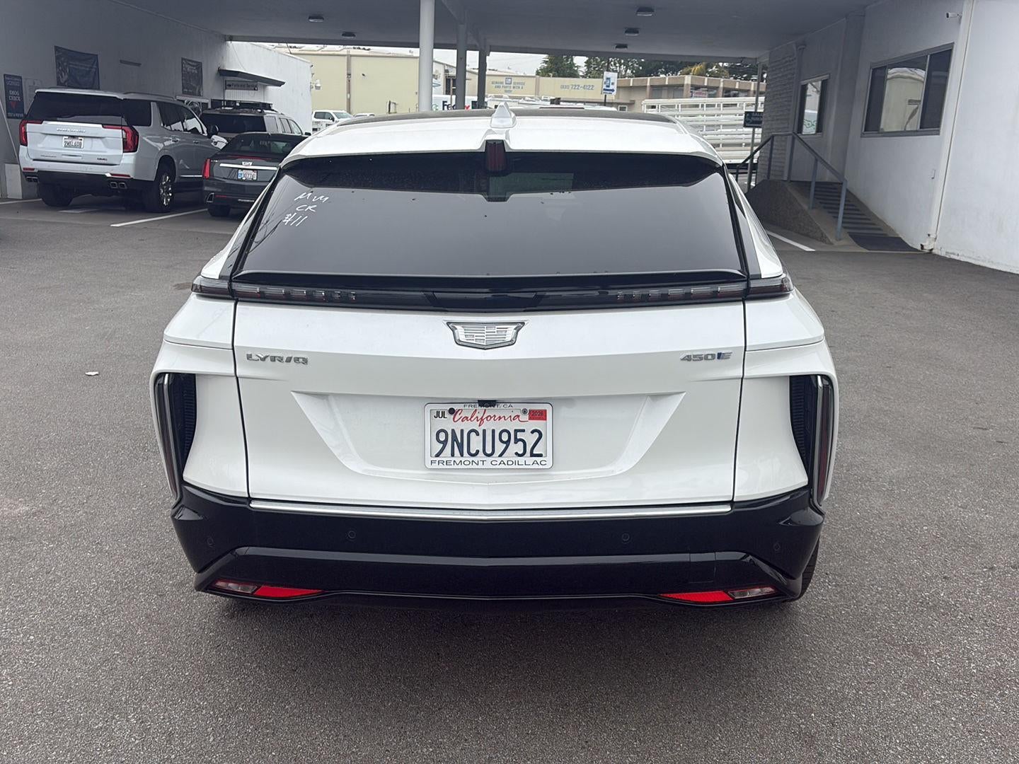 2024 Cadillac LYRIQ Luxury 2