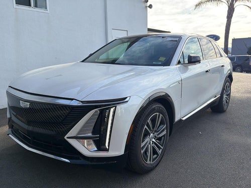 2024 Cadillac LYRIQ Luxury 2