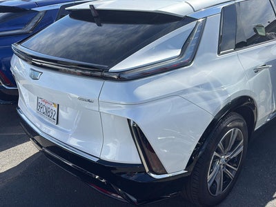 2024 Cadillac LYRIQ Luxury 2