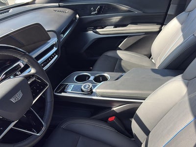 2024 Cadillac LYRIQ Luxury 2