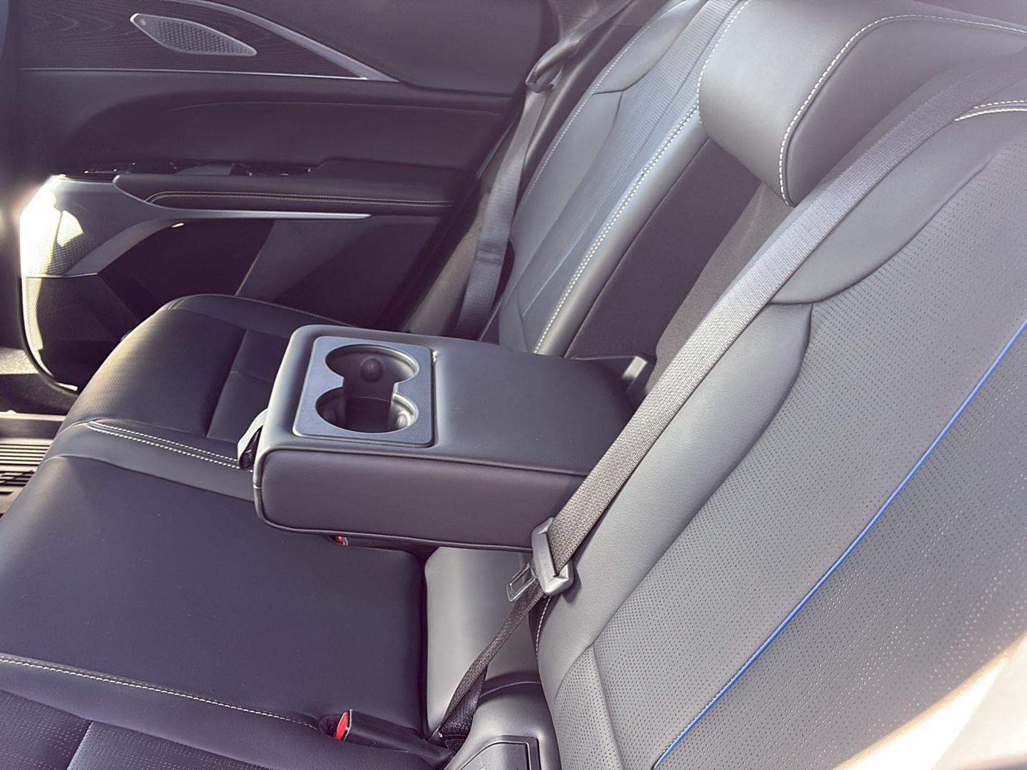 2024 Cadillac LYRIQ Luxury 2